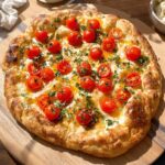 Focaccia con pomodorini e origano