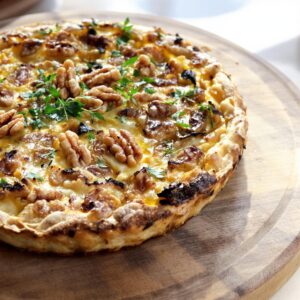 Quiche con formaggio di capra e noci