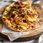 Torta salata con porri e pancetta