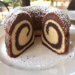 Ciambella bicolore vaniglia e cacao: dolcezza irresistibile!